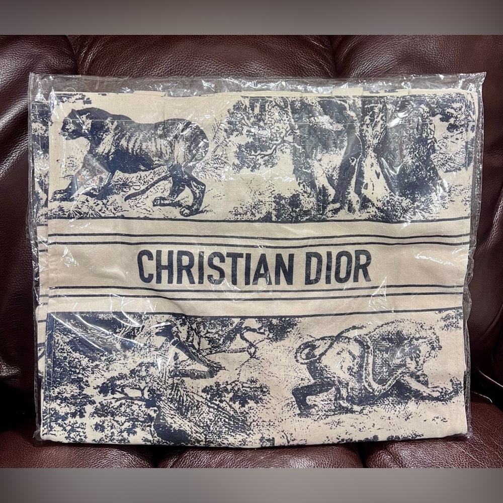 Christian Dior Novelty Tote Bag Wardujuy, New Without Tag